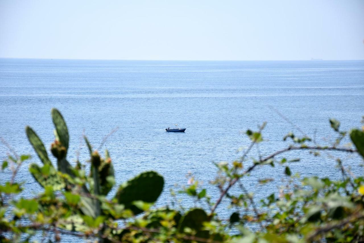 Riviera Degli Eucalipti - Cottage In Riva Al Mare Acireale Ngoại thất bức ảnh